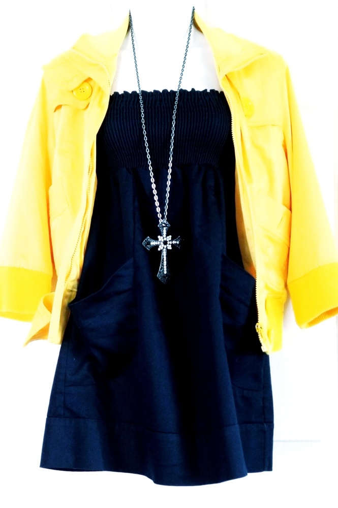 Navy halter top dress/tunic. Super fun&stylish!